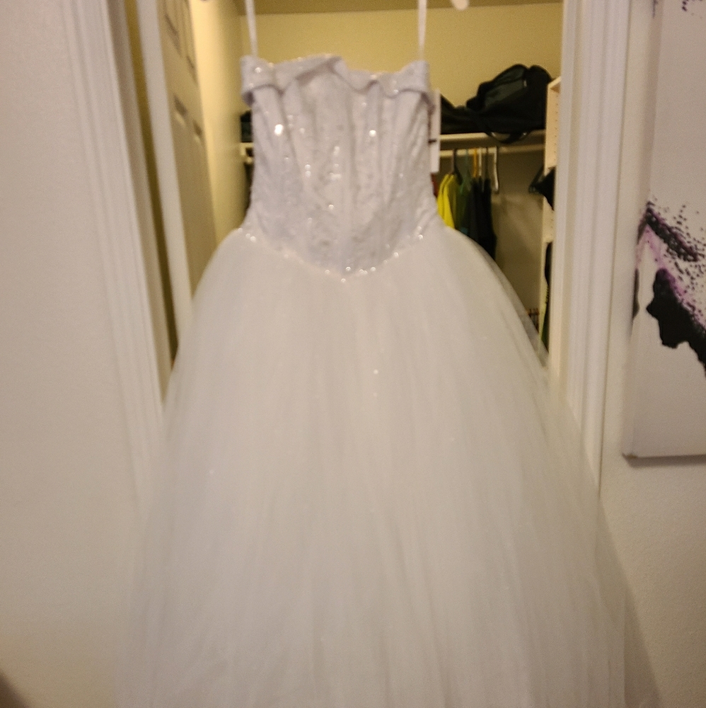 Wedding dress brand new